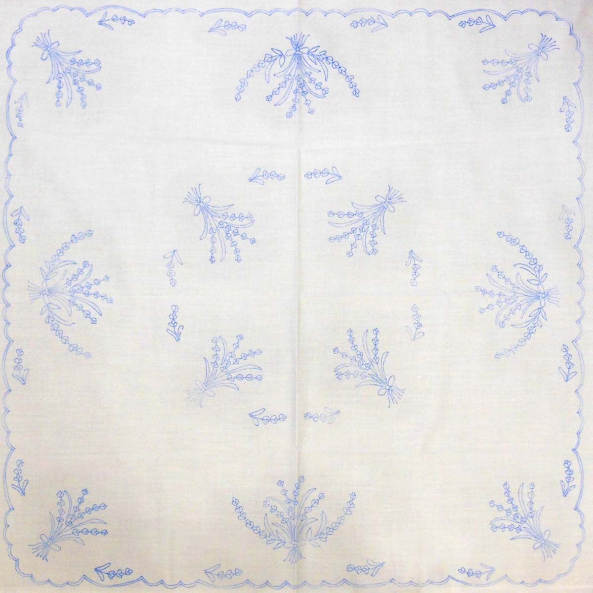 előnyomott hímezhető terítő