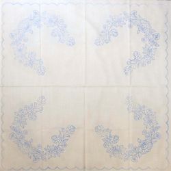 előnyomott hímezhető terítő