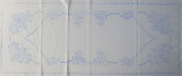 előnyomott hímezhető terítő