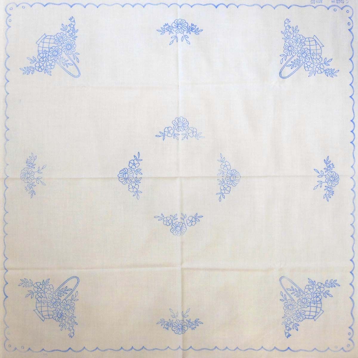 előnyomott hímezhető terítő