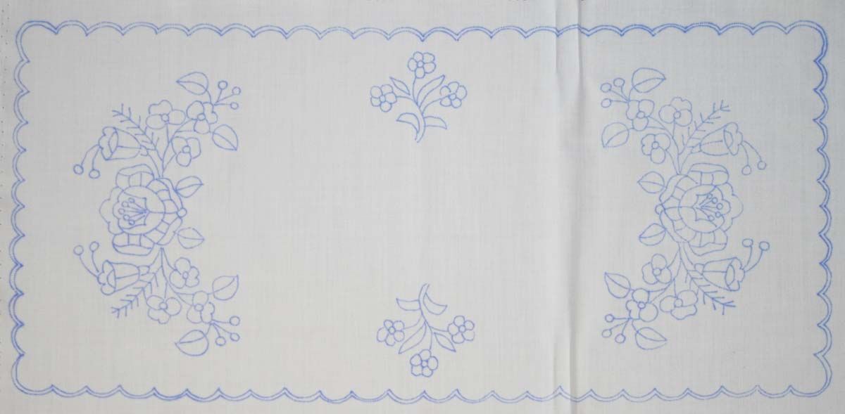 előnyomott hímezhető terítő