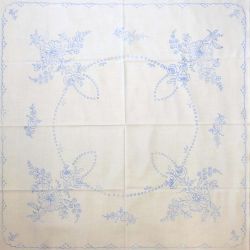 előnyomott hímezhető terítő