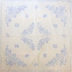 előnyomott hímezhető terítő