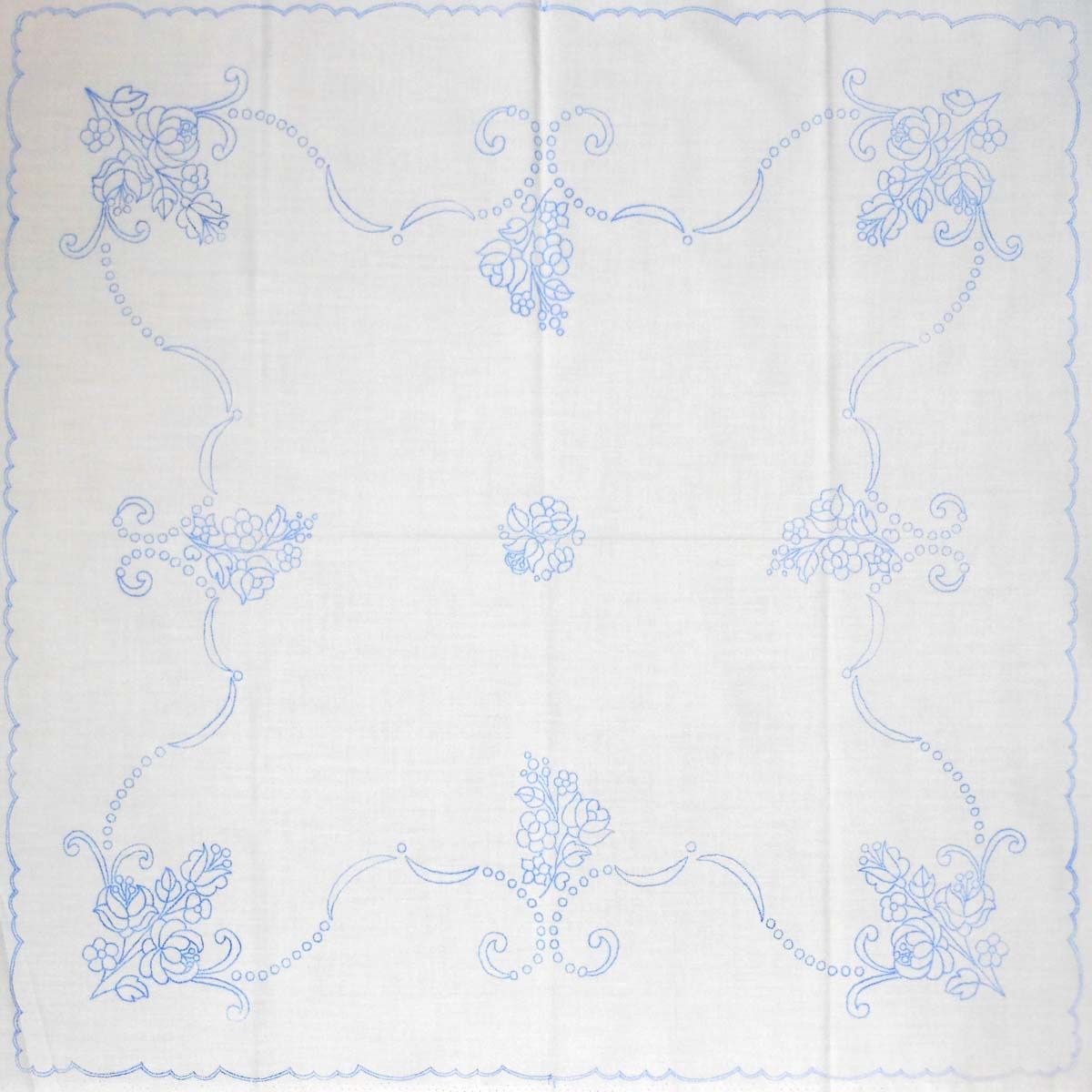 előnyomott hímezhető terítő